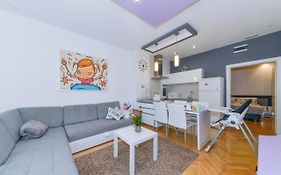 Family & Pet Friendly Apartment Iva